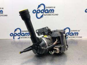 Gebruikte Stuurbekrachtiging Pomp Peugeot 308 (4A/C) 1.6 HDi 16V FAP Prijs € 150,00 Margeregeling aangeboden door Gebr Opdam B.V.