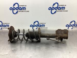 Begagnade Stötdämparstång, vänster fram Smart Forfour (454) 1.1 12V Pris € 50,00 Marginaltabell erbjuds av Gebr Opdam B.V.