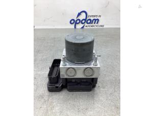 Begagnade ABS-pump Peugeot Partner (EA//EF/EN/EU) 1.6 BlueHDi 100 Pris € 200,00 Marginaltabell erbjuds av Gebr Opdam B.V.