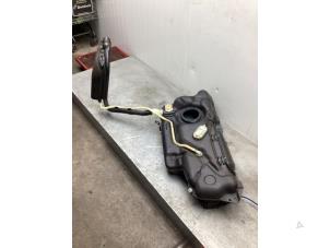 Gebruikte Brandstoftank Citroen C4 Cactus (0B/0P) 1.2 PureTech 110 12V Prijs € 175,00 Margeregeling aangeboden door Gebr Opdam B.V.