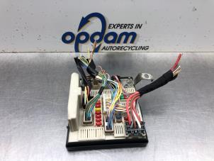 Gebruikte Zekeringkast Renault Scénic II (JM) 2.0 16V Prijs € 100,00 Margeregeling aangeboden door Gebr Opdam B.V.