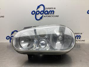 Gebruikte Koplamp links Volkswagen Golf IV (1J1) 1.6 Prijs € 25,00 Margeregeling aangeboden door Gebr Opdam B.V.