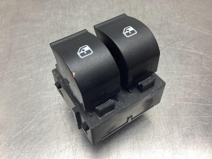 Brytare, eldrivna fönster från en Lancia Ypsilon (312) 0.9 TwinAir 80 2014