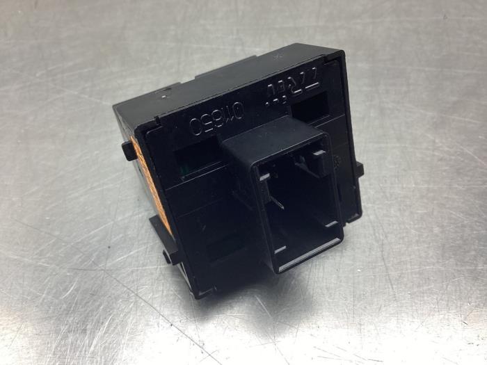 Brytare, eldrivna fönster från en Lancia Ypsilon (312) 0.9 TwinAir 80 2014