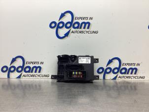 Begagnade Säkringsbox Opel Corsa D 1.4 16V Twinport Pris € 35,00 Marginaltabell erbjuds av Gebr Opdam B.V.