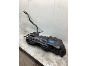 Begagnade Tank BMW 3 serie Touring (F31) 320d 2.0 16V Pris € 225,00 Marginaltabell erbjuds av Gebr Opdam B.V.