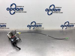 Begagnade Dörrmekanism, 4-dörrars, höger bak Citroen C1 1.0 12V Pris € 40,00 Marginaltabell erbjuds av Gebr Opdam B.V.