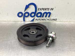 Gebruikte Krukas Poelie Mitsubishi Space Star (A0) 1.0 12V Prijs € 40,00 Margeregeling aangeboden door Gebr Opdam B.V.