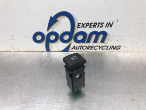 Begagnade Dimljusbrytare Saab 9-5 Estate (YS3E) 1.9 TiD 16V Pris € 20,00 Marginaltabell erbjuds av Gebr Opdam B.V.