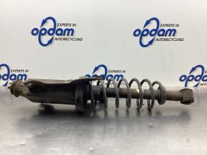 Gebruikte Schokdemperpoot rechts-achter Saab 9-5 Estate (YS3E) 1.9 TiD 16V Prijs € 50,00 Margeregeling aangeboden door Gebr Opdam B.V.