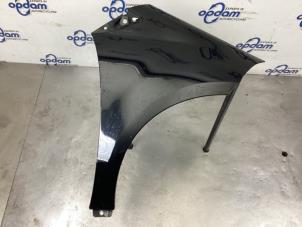 Begagnade Framskärm, höger Mercedes A (W169) 1.7 A-170 Pris € 100,00 Marginaltabell erbjuds av Gebr Opdam B.V.