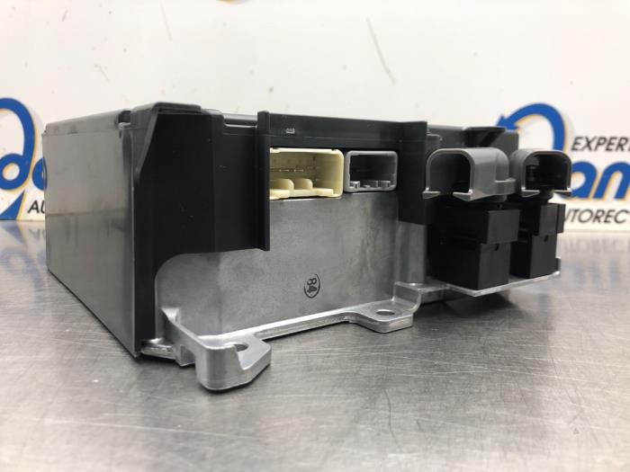 Batteri (hybrid) från en Suzuki Swift (ZC/ZD) 1.0 Booster Jet Turbo 12V SHVS 2019