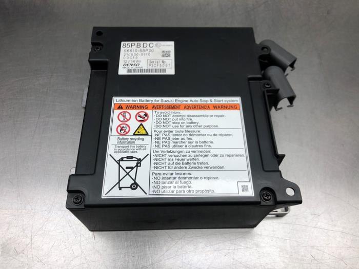 Batteri (hybrid) från en Suzuki Swift (ZC/ZD) 1.0 Booster Jet Turbo 12V SHVS 2019