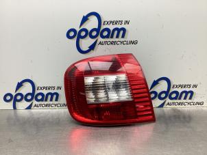 Gebruikte Achterlicht links Fiat Multipla (186) 1.6 16V 100 SX,ELX Prijs € 30,00 Margeregeling aangeboden door Gebr Opdam B.V.