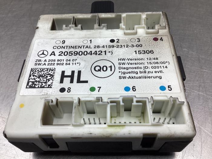 Deur module van een Mercedes-Benz C (W205) C-200 1.6 CDI BlueTEC, C-200 d 16V 2016