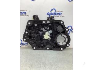 Gebruikte Ruitmechaniek 4Deurs links-voor Ford Puma 1.0 Ti-VCT EcoBoost mHEV 12V Prijs € 150,00 Margeregeling aangeboden door Gebr Opdam B.V.