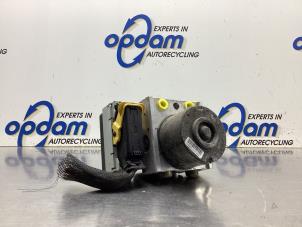 Gebruikte ABS Pomp Peugeot 206 (2A/C/H/J/S) 1.1 XN,XR Prijs € 100,00 Margeregeling aangeboden door Gebr Opdam B.V.