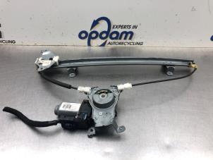 Gebruikte Raammechaniek 4Deurs links-voor Nissan Note (E11) 1.4 16V Prijs € 75,00 Margeregeling aangeboden door Gebr Opdam B.V.