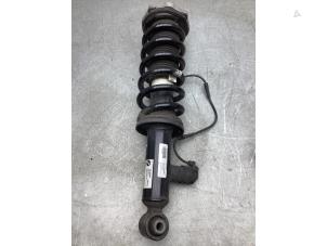 Begagnade Stötdämparstång, höger bak BMW iX3 80 kWh Pris € 400,00 Marginaltabell erbjuds av Gebr Opdam B.V.