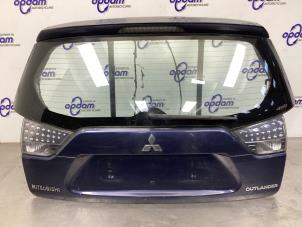 Używane Tylna klapa Mitsubishi Outlander (CW) 2.0 DI-D 16V 4x4 Cena € 250,00 Procedura marży oferowane przez Gebr Opdam B.V.