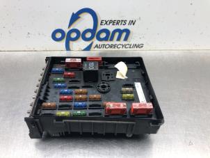 Gebruikte Zekeringkast Volkswagen Passat (3C2) 2.0 FSI 16V Prijs € 100,00 Margeregeling aangeboden door Gebr Opdam B.V.