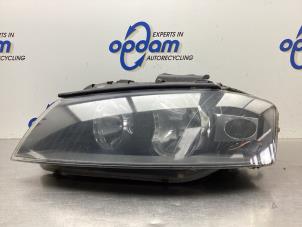 Begagnade Strålkastare, vänster Audi A3 (8P1) 1.6 Pris € 40,00 Marginaltabell erbjuds av Gebr Opdam B.V.