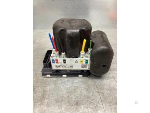 Begagnade ABS-pump BMW X5 (G05) xDrive 45 e iPerformance 3.0 24V Pris € 750,00 Marginaltabell erbjuds av Gebr Opdam B.V.