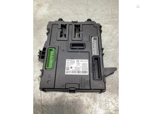 Gebruikte Computer Body Control Renault Espace (RFCJ) 1.8 Energy Tce 225 Prijs € 125,00 Margeregeling aangeboden door Gebr Opdam B.V.