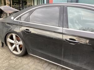 Używane Drzwi prawe tylne wersja 4-drzwiowa Audi A8 (D4) 3.0 TDI V6 24V Quattro Cena € 600,00 Procedura marży oferowane przez Gebr Opdam B.V.