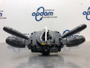 Używane Przelacznik Combi kolumny kierownicy Peugeot 307 (3A/C/D) 1.6 16V Cena € 200,00 Procedura marży oferowane przez Gebr Opdam B.V.