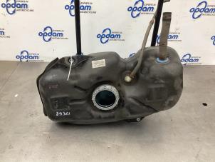 Gebruikte Tank Mitsubishi Space Star (A0) 1.2 12V Prijs € 125,00 Margeregeling aangeboden door Gebr Opdam B.V.