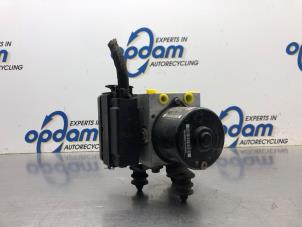 Gebruikte ABS Pomp Volkswagen Golf V (1K1) 1.6 FSI 16V Prijs € 150,00 Margeregeling aangeboden door Gebr Opdam B.V.