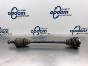 Gebruikte Steekas rechts-achter BMW 3 serie (E90) 318i 16V Prijs € 75,00 Margeregeling aangeboden door Gebr Opdam B.V.