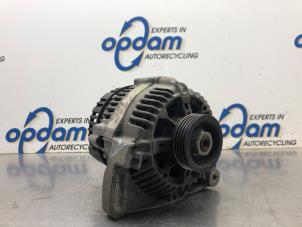 Begagnade Dynamo Renault Twingo (C06) 1.2 Pris € 50,00 Marginaltabell erbjuds av Gebr Opdam B.V.