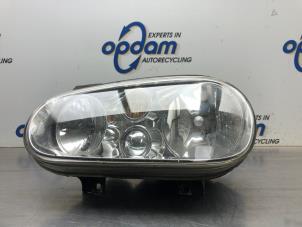 Gebruikte Koplamp links Volkswagen Golf IV (1J1) 1.4 16V Prijs € 30,00 Margeregeling aangeboden door Gebr Opdam B.V.