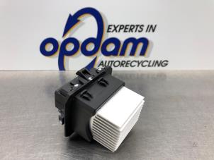 Begagnade Motstånd, kupéfläkt Toyota Aygo (B40) 1.0 12V VVT-i Pris € 30,00 Marginaltabell erbjuds av Gebr Opdam B.V.