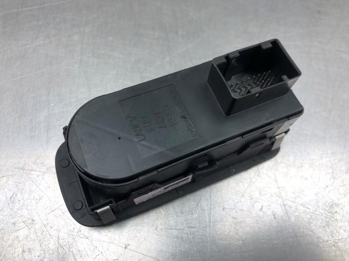 Brytare, eldrivna fönster från en Alfa Romeo MiTo (955) 1.4 TB 16V 2008