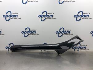 Gebruikte A-stijl Afdekkap rechts Renault Scénic III (JZ) 1.4 16V TCe 130 Prijs € 60,00 Margeregeling aangeboden door Gebr Opdam B.V.