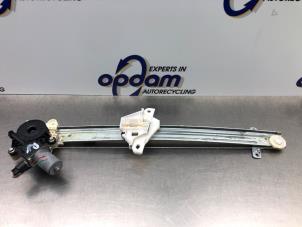 Gebruikte Raammechaniek 4Deurs rechts-voor Suzuki Celerio (LF) 1.0 12V Dualjet Prijs € 75,00 Margeregeling aangeboden door Gebr Opdam B.V.