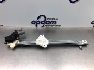 Begagnade Fönstermekanism, 4-dörrars, vänster fram Suzuki Celerio (LF) 1.0 12V Dualjet Pris € 60,00 Marginaltabell erbjuds av Gebr Opdam B.V.