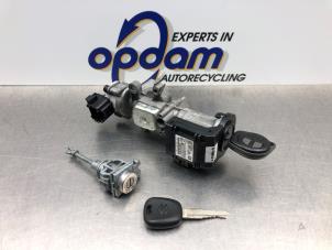 Gebruikte Slotenset Cilinder (compleet) Suzuki Celerio (LF) 1.0 12V Dualjet Prijs € 100,00 Margeregeling aangeboden door Gebr Opdam B.V.