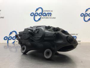 Gebruikte Remklauw (Tang) rechts-voor BMW 4 serie Gran Coupe (F36) 428i 2.0 Turbo 16V Prijs € 500,00 Margeregeling aangeboden door Gebr Opdam B.V.