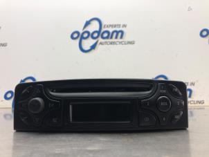 Używane Radio Mercedes C (W203) 1.8 C-180K 16V Cena € 75,00 Procedura marży oferowane przez Gebr Opdam B.V.