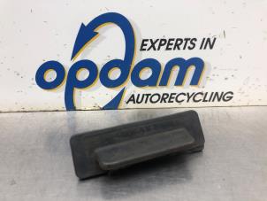 Begagnade Handtag, baklucka Renault Laguna II Grandtour (KG) 2.0 dCi 16V Pris € 30,00 Marginaltabell erbjuds av Gebr Opdam B.V.