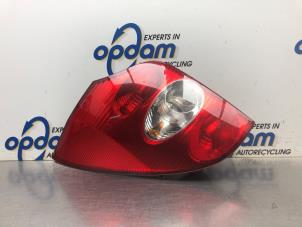 Begagnade Baklykta, vänster Renault Laguna II Grandtour (KG) 2.0 dCi 16V Pris € 40,00 Marginaltabell erbjuds av Gebr Opdam B.V.