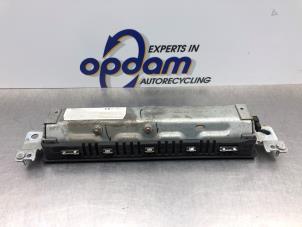 Gebruikte Knie airbag links BMW 4 serie Gran Coupe (F36) 428i 2.0 Turbo 16V Prijs € 150,00 Margeregeling aangeboden door Gebr Opdam B.V.