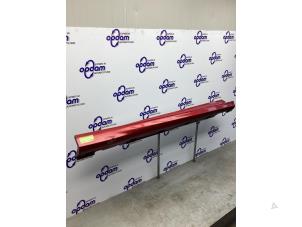 Begagnade Sidokjol, höger Ford Focus 3 Wagon 1.0 Ti-VCT EcoBoost 12V 125 Pris € 75,00 Marginaltabell erbjuds av Gebr Opdam B.V.