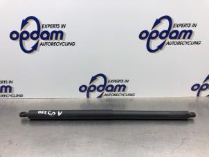 Gebruikte Amortisseur rechts-achter Opel Insignia Sports Tourer 1.4 Turbo 16V Ecotec Prijs € 30,00 Margeregeling aangeboden door Gebr Opdam B.V.