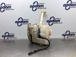 Gebruikte Ruitensproeiertank voor Renault Laguna II Grandtour (KG) 2.0 16V Prijs € 30,00 Margeregeling aangeboden door Gebr Opdam B.V.