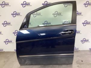 Begagnade Dörr, 4-dörrars, vänster fram Mercedes B (W245) 2.0 B-200 16V Turbo Pris € 200,00 Marginaltabell erbjuds av Gebr Opdam B.V.